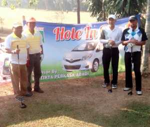 Ketua KONI Kota Malang, Bambang DH Suyono, saat turnamen golf Bupati Malang Cup VI