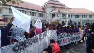 Demo Mahasiswa anti korupsi di Malang - 2