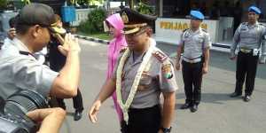 AKBP Decky bersama istri di Mapolres Malang Kota (deny) 