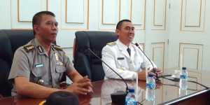 Pertemuan antara Wali Kota Malang, HM Anton, Kapolres Malang Kota, AKBP Decky Hendarsono, dan perwakilan Aremania.