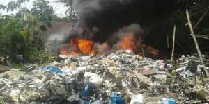 Tempat penampungan sampah di Polowijen yang terbakar. (deny)
