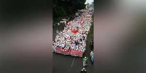 Ribuan umat muslim tergabung dalam Gerakan Aswaja Malang Raya aksi di depan Balai Kota Malang.(Istimewa)