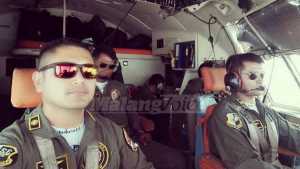 Pilot pesawat , Mayor (Pnb) Marlon A Kawer 