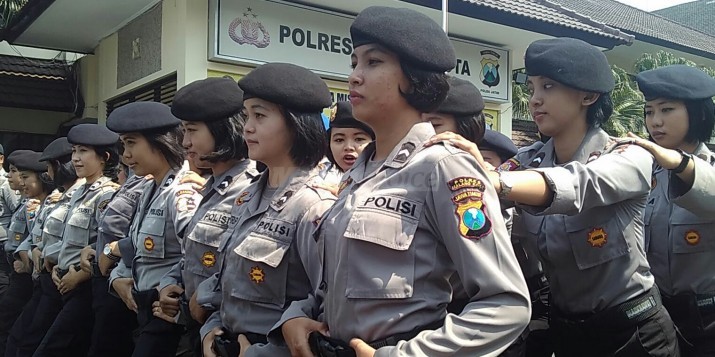 Puluhan Polwan Polres Malang Kota Dilatih Amankan Demo