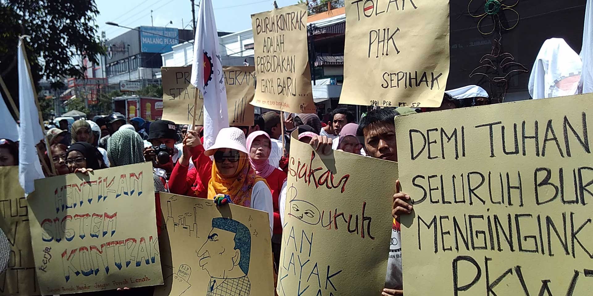 Tuntutan Tidak Dipenuhi, Buruh PT SSS Demo Terus
