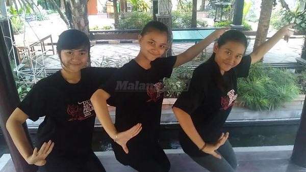 Lima Remaja Putri Harumkan Nama Kota Malang