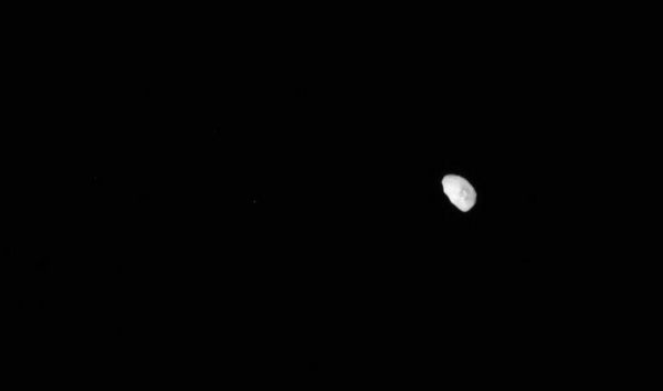 Wah, Bulan Milik Pluto Tertangkap Kamera NASA