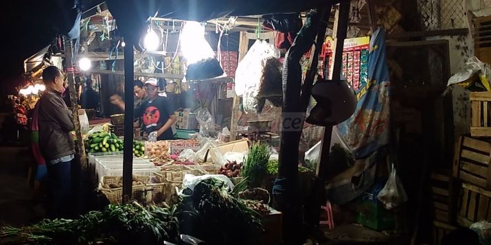 Batas Akhir Pindah Habis, Pedagang Masih Berjualan di Pasar Blimbing