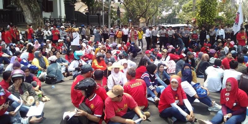 Tolak RPP, Buruh Gelar Demo di Balai Kota Malang