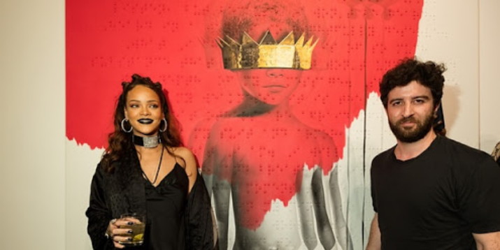 Rihanna Pamer Cover-Art di Instagram