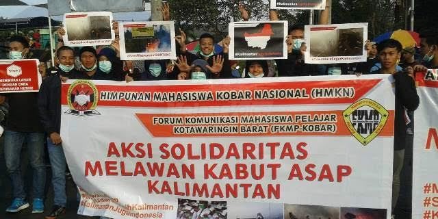 Mahasiswa Kalimantan Gelar Aksi Melawan Asap di CFD Ijen