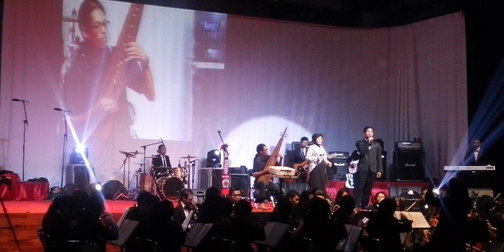 Alunan ‘Sape’ Iringi Symphony Raya Indonesia