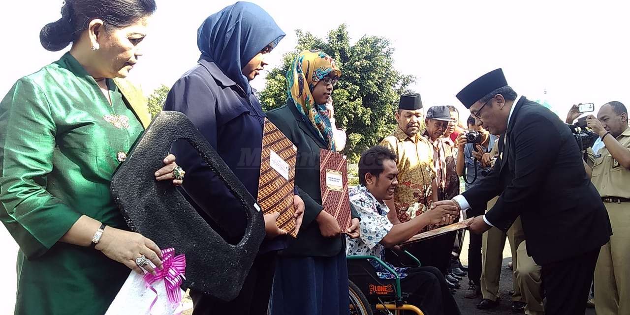 Upacara Hari Ibu, Warga Kabupaten Malang Banjir Penghargaan