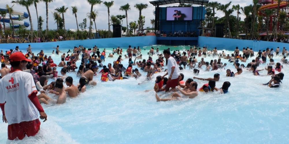 Foam Party Hawai Waterpark Ditargetkan Gaet 5000 Pengunjung