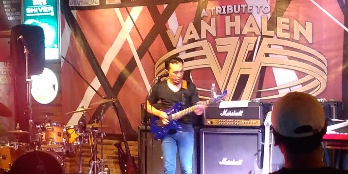 Wow, Serasa Ada Van Halen di Levels Brewhouse…