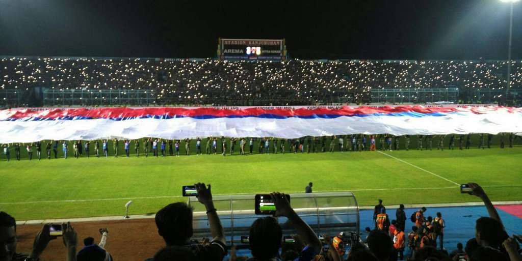 Nah, Aremania The Best Supporter!