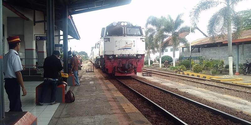 Kereta Tambahan Arus Balik Rute Surabaya-Malang Mulai Beroperasi