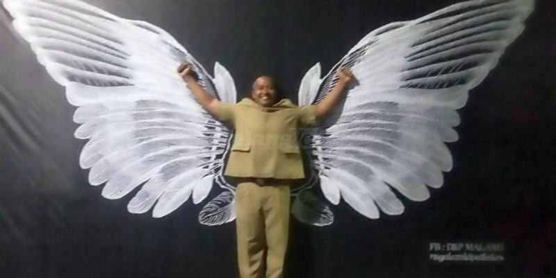 ‘Sayap Malaikat` di Alun-alun Merdeka Tidak Permanen