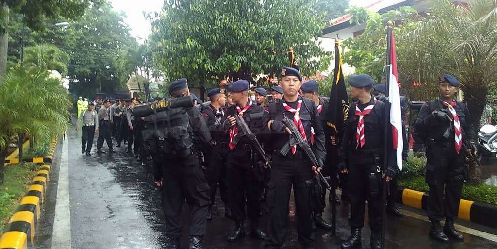 Pasukan Napak Tilas Komjen Pol HM Jasin Tiba di Alun-alun Kota Malang