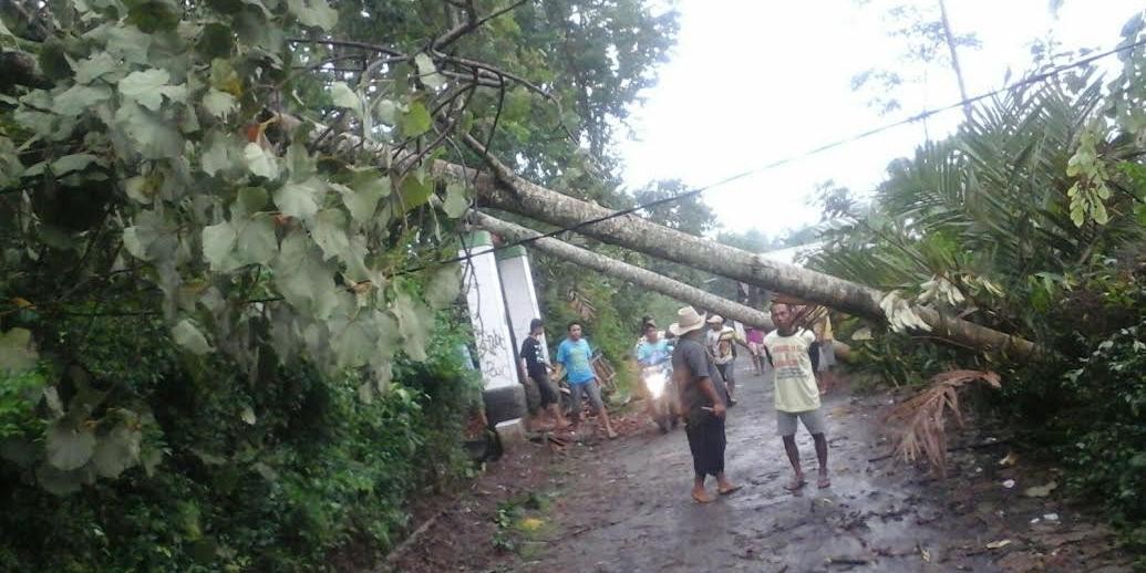 Puting Beliung Porak Porandakan Desa Pamotan Dampit