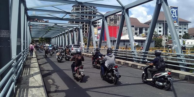 Jembatan Soekarno-Hatta Diperbaiki, Warga Diimbau Pilih Alternatif Hindari Macet