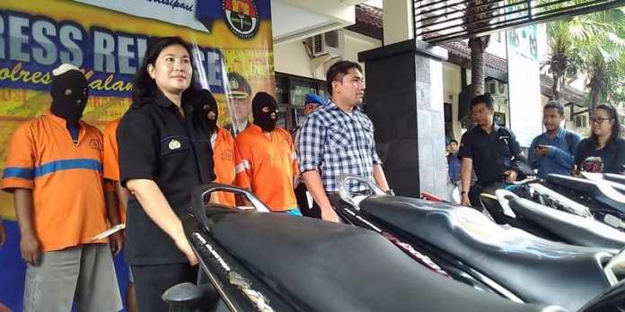 Polisi saat gelar kasus di Mapolres Malang Kota
