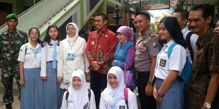 Gerakan Anti Narkoba Dideklarasikan di SMKN 1 dan SMAN 2 Kota Malang