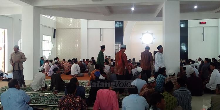 Suasana pertemuan Bagian Kesra Pemkot Batu bersama Ketua Takmir Masjid dan Mushola se Batu di Masjid Balai Kota