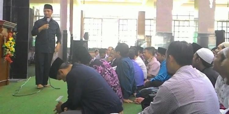 Ustadz Yusuf Mansur di Masjid Raden Patah UB