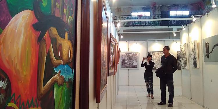 Kolaborasi, Seniman Batu-Surabaya Pamer Karya di Mbatuaji
