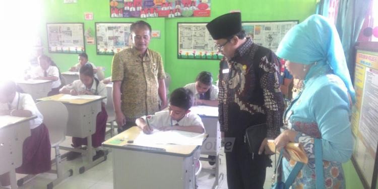 Wakil Wali Kota Malang, Sutiaji saat Sidak Ujian Nasional