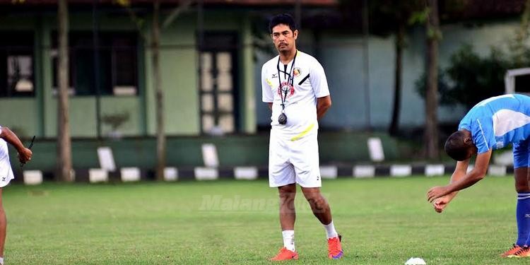 Pelatih Semen Padang, Nil Maizar. (deny)