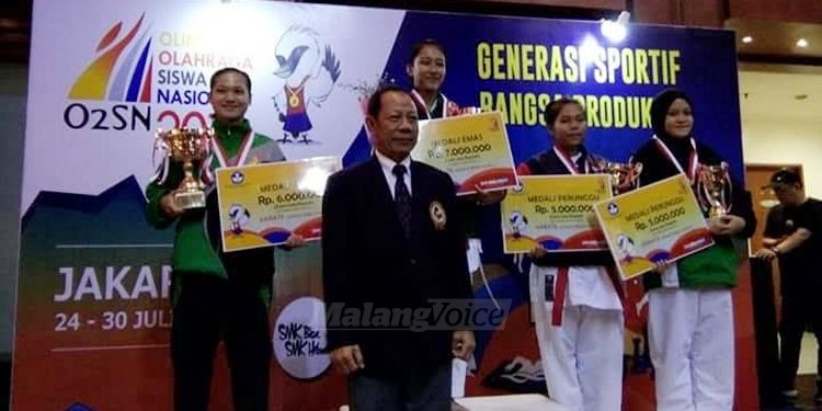 Dua Karateka Kota Malang Raup Medali O2SN