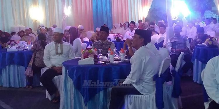Suasana berbuka di Mapolres Malang Kota. (deny)