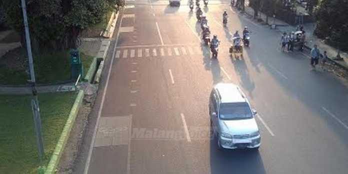Suasana lalu lintas Jalan Merdeka (Tika)