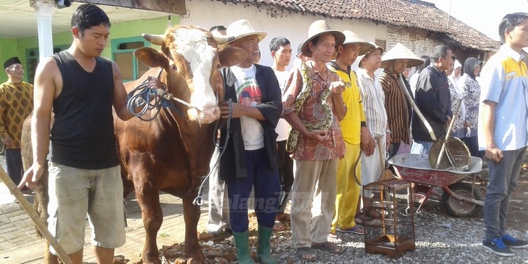 Suasana upacara kemerdekaan di Desa Tirto Mulyo. (deny)