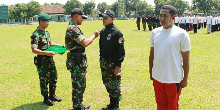 Yonif Para Raider 503 Kostrad Latih Bela Negara FSP KEP se-Jatim