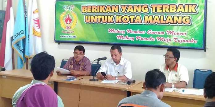 Suasana evaluasi cabor di Kantor KONI Kota Malang.