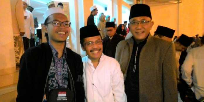 M Lathoiful Kamal (kiri) bersama Wakil Wali Kota dan anggota DPRD Batu.(Miski)
