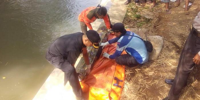 Warga Mangliawan Temukan Mayat Wanita Mengambang di Sungai