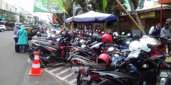 Dewan Sepakat Tarif Parkir Rp 1.000 Saja