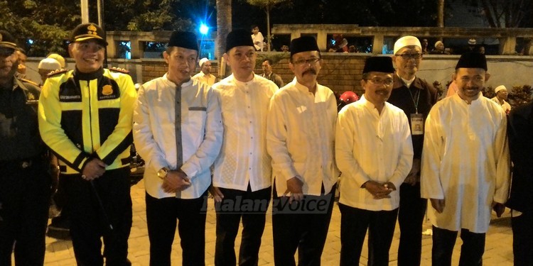 Ketua DPC PKB Batu, Nurrochman (tengah).(Miski)