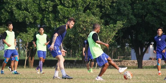 Jelang Hadapi Bhayangkara FC, Arema Evaluasi Pertandingan Terakhir