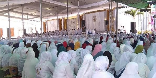 Ribuan jemaah Majelis Taklim Al-Hikmah se Malang Raya saat pengajian di Kota Batu.