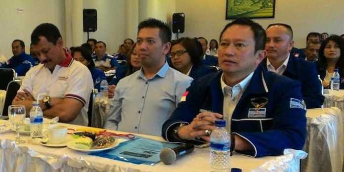 Ketua Fraksi Demokrat DPRD Kota Batu, Deddy Irfan Alwani (kiri).(Miski)
