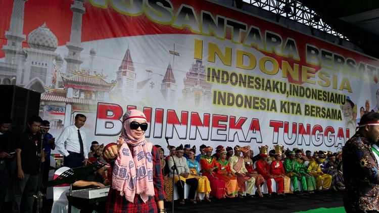 Laily Fitriyah Liza Min Nelly berpose di Nusantara Bersatu. (istimewa)