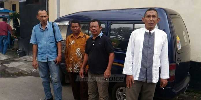 Saksi dan pelapor sebelum dimintai keterangan di Polres Malang