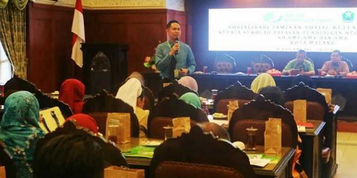 Suasana sosialisasi BPJS Ketenagakerjaan kepada Kepala Sekolah Se-Kota Malang di Balai Kota.