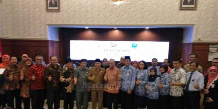 TPAKD Kota Malang usai dikukuhkan Wakil Wali Kota, Sutiaji, di Balai Kota Malang. (Muhammad Choirul)