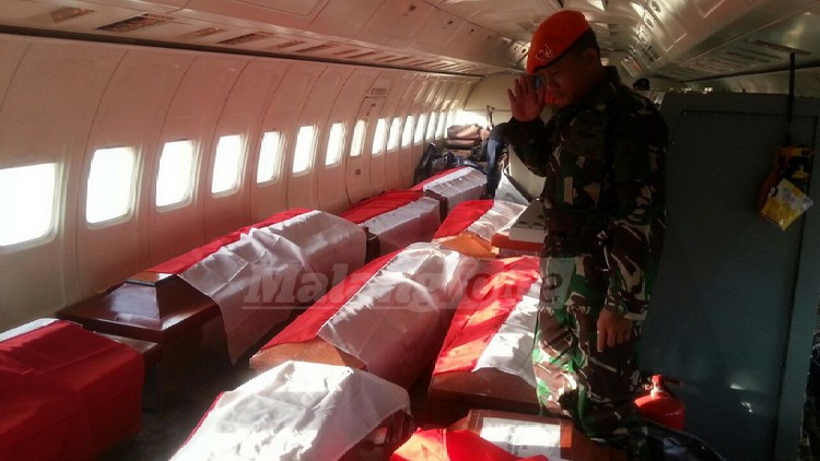 Persiapan penerbangan jenazah dari Wamena (ist)